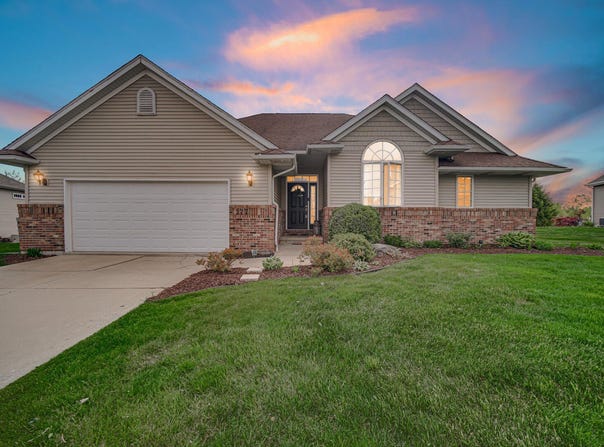 277 Hawkwood Drive, Valparaiso, IN 46385