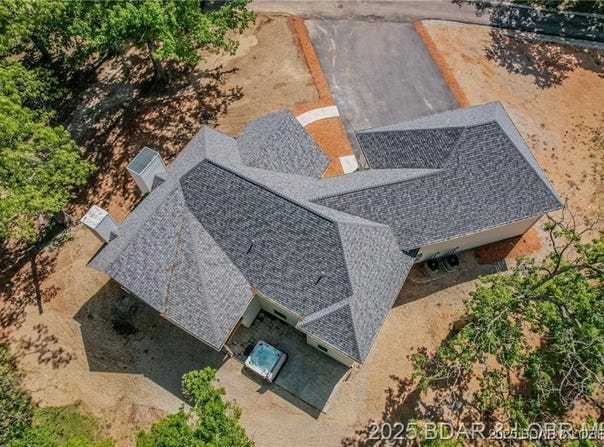 10 Strawberry Field, Camdenton, MO 65020