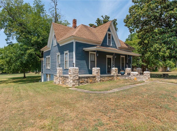 105 N 13th Street, Van Buren, AR 72956
