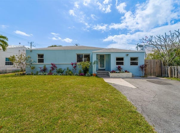 1504 Funston St, Hollywood, FL 33020
