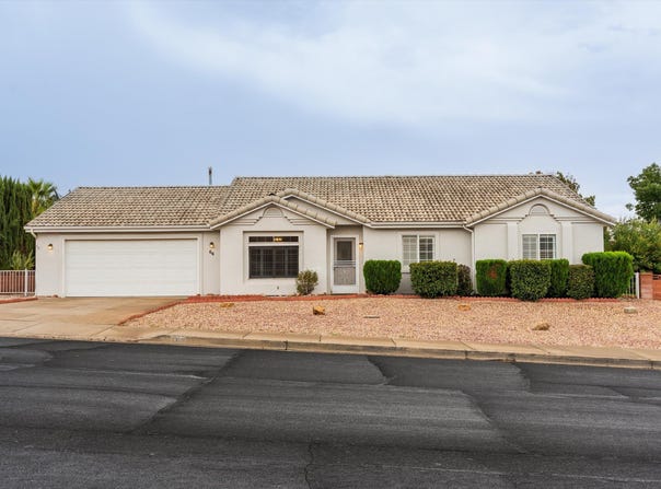 64 N 2000 E, St George, UT 84790