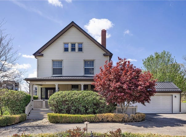 1226 Mayview Rd, Upper St Clair, PA 15241