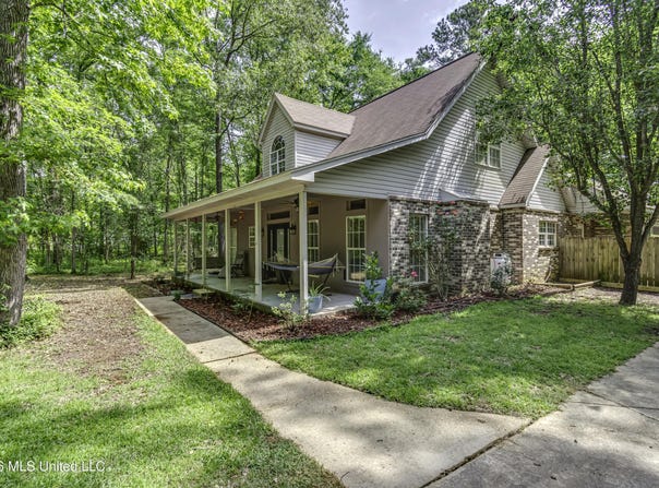 279 Fox Run Road, Brandon, MS 39047