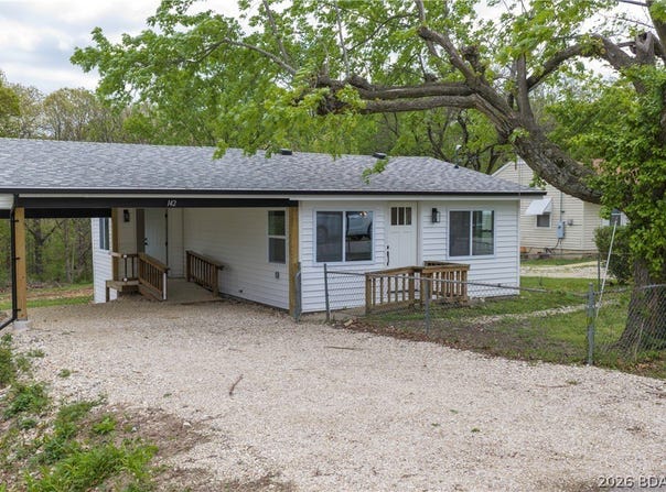142 Wilkerson Avenue, Camdenton, MO 65020