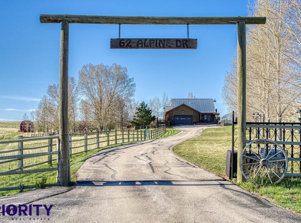 62 Alpine Dr -, Gillette, WY 82718