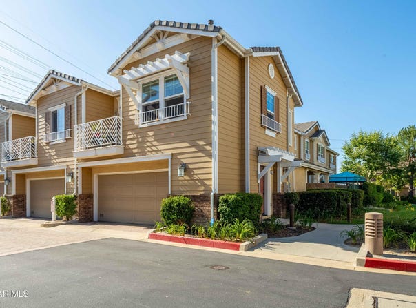 16714 Nicklaus Drive, Sylmar, CA 91342