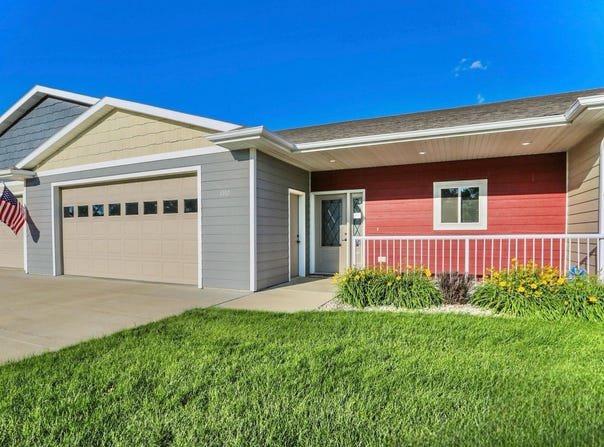 1917 S Lawson Street, Aberdeen, SD 57401