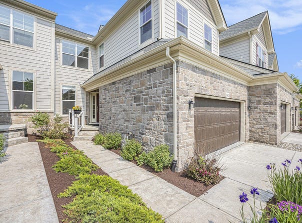 3092 N Spurway Drive, Ann Arbor, MI 48105