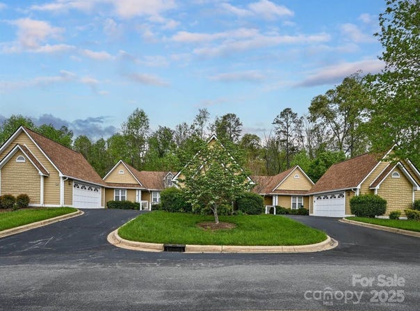 1202 Hyde Park Drive, Asheville, NC 28806
