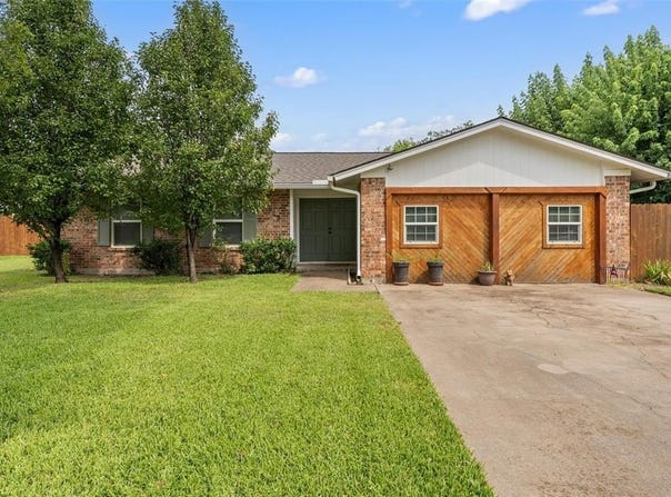 509 E Hayes Avenue, Whitney, TX 76692