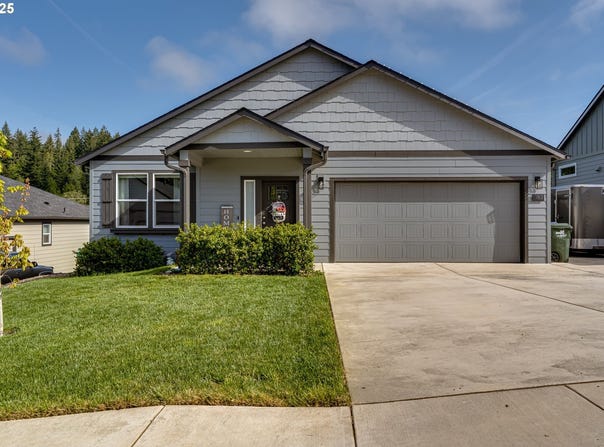 183 ROCKCREST DR, Lowell, OR 97452
