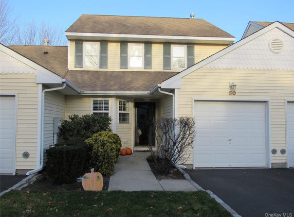 50 Strawberry Commons, Riverhead, NY 11901