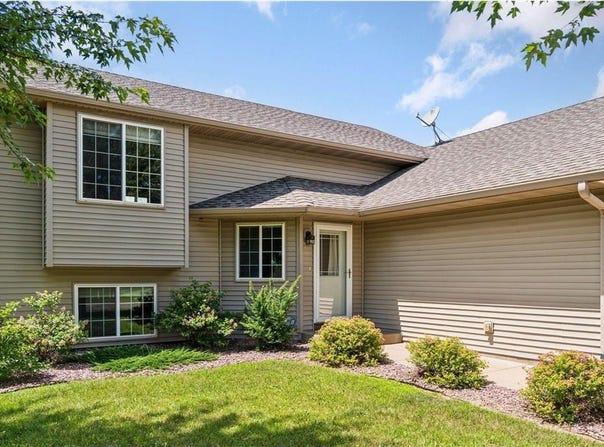 37922 Harvester Avenue, North Branch, MN 55056