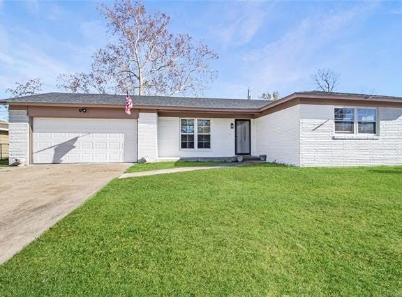 47 S 204th East Avenue, Tulsa, OK 74108
