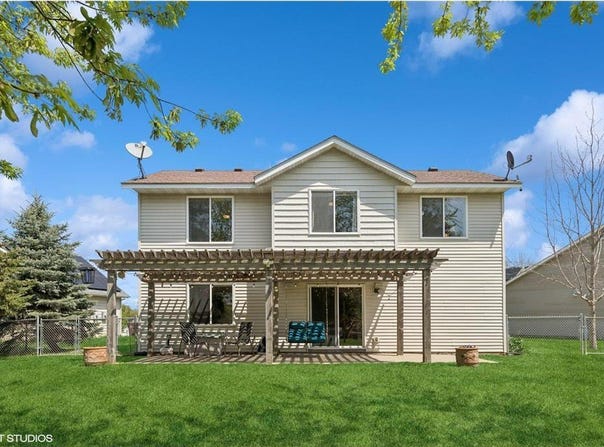 21271 Ilavista Way, Lakeville, MN 55044