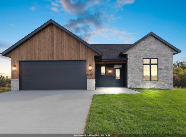 397 FARMHOUSE Lane, COMBINED LOCKS, WI 54113
