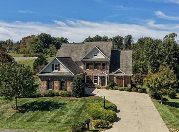 16115 Peregrine Dr, Bristol, VA 24202