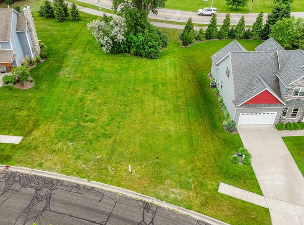 549 Dunewood, St. Joseph, MI 49085
