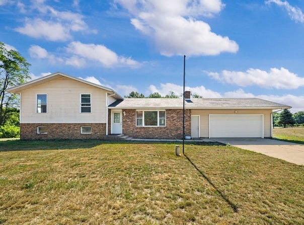 10239 Painter School Road, Berrien Center, MI 49102