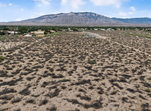 100 Desert Luna Road, Corrales, NM 87048