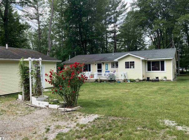 5611 NE EAST SHORE DRIVE 5616 NE EAST SHORE DRIVE, KALKASKA, MI 49646