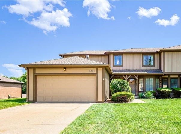 4206 Country Lane, St Joseph, MO 64506