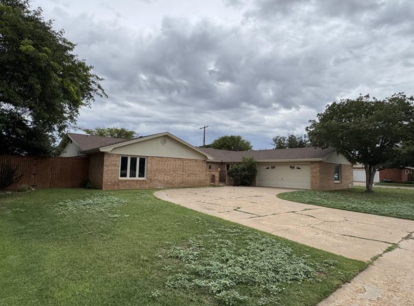 805 14th Street, Shallowater, TX 79363