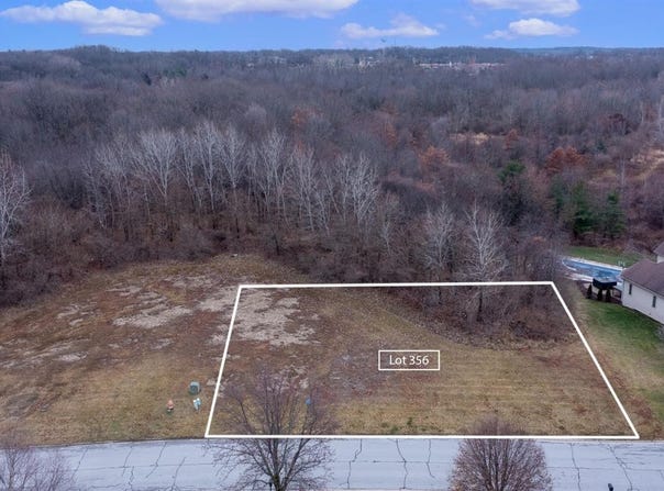 10559 Erie Drive, Crown Point, IN 46307