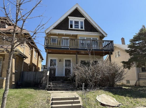 2470 N 41st St, Milwaukee, WI 53210