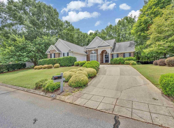 210 Kinard Way, Simpsonville, SC 29681