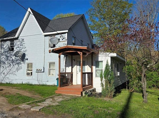 155 Huckleberry Tpke, Wallkill, NY 12589