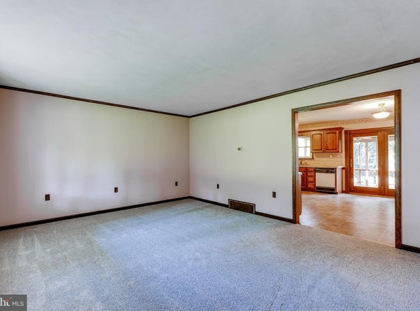 960 FURNACE HILLS PIKE, LITITZ, PA 17543