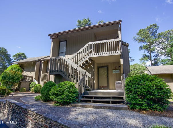 10 Pine Tree Road, Pinehurst, NC 28374