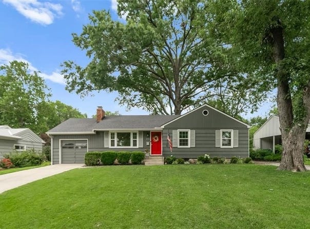 5207 W 76th Street, Prairie Village, KS 66208