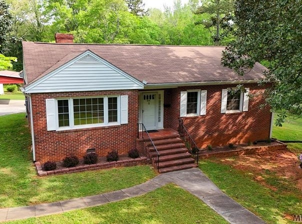 516 Berry Street, Chase City, VA 23924