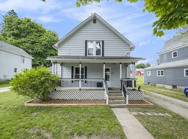 49 S Arthur Street, Grant, MI 49327