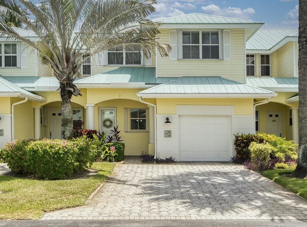 114 Barefoot Cove, Hypoluxo, FL 33462