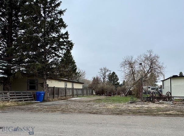 128 S P St., Livingston, MT 59047