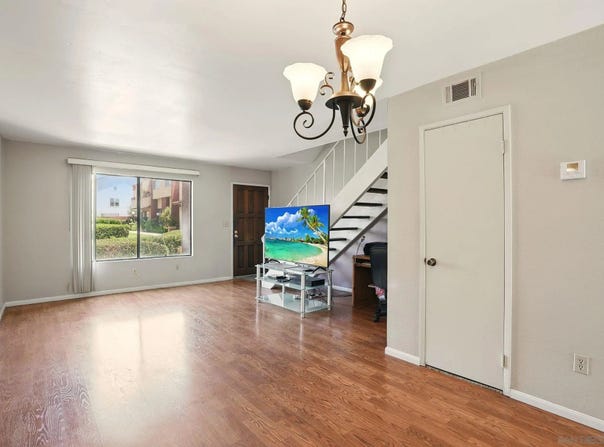602 S Mollison Ave unit: D, El Cajon, CA 92020
