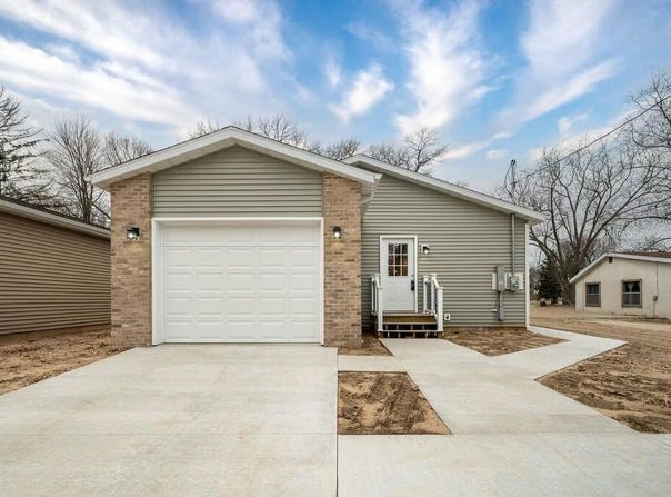 308 Hillview Street, Buchanan, MI 49107
