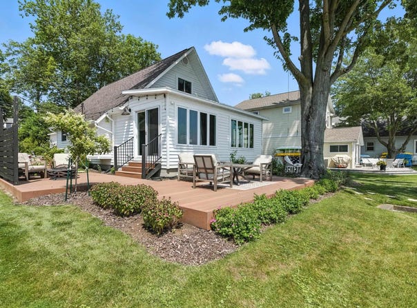 15 Ems B40d Lane, Leesburg, IN 46538-9436