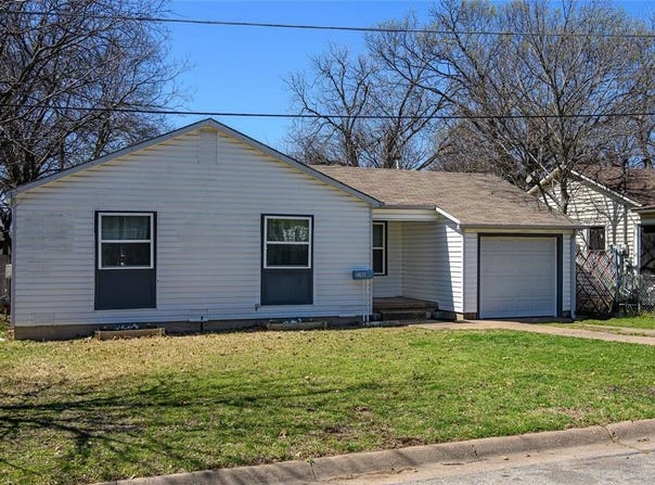 2106 N Alexander Street, Sherman, TX 75092