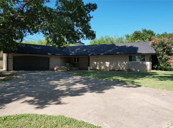 600 Diamond Street, Holdenville, OK 74848