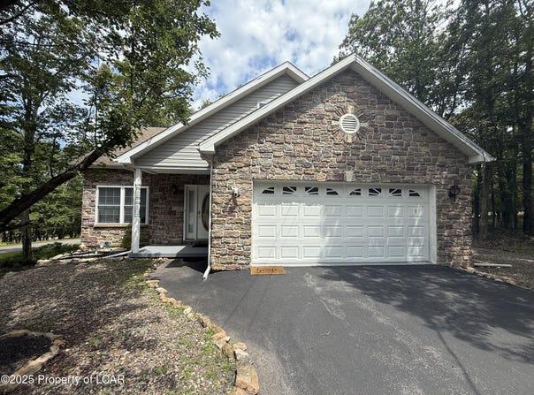231 Country Club Drive, Hazleton, PA 18202