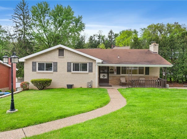549 Dunn Dr, Whitehall, PA 15227