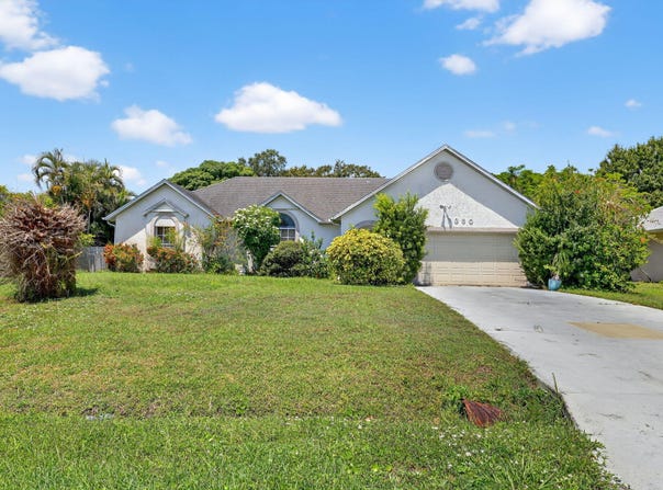 2350 SE Saphire Terrace, Port Saint Lucie, FL 34952