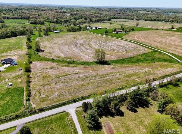 County Road 418, Hannibal, MO 63401