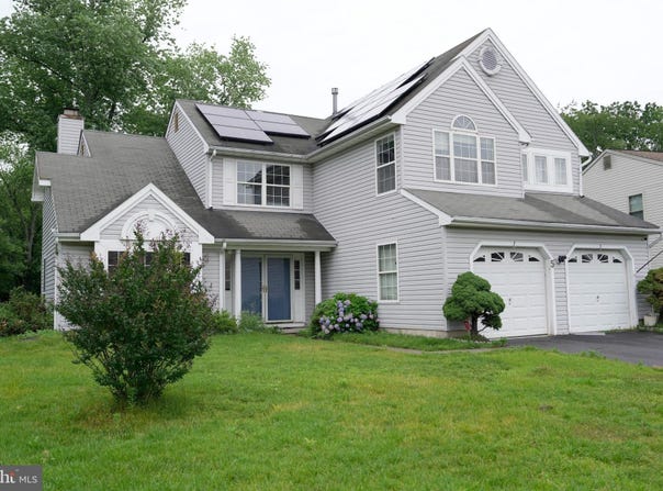 5 JENNIFER LANE, BURLINGTON, NJ 08016