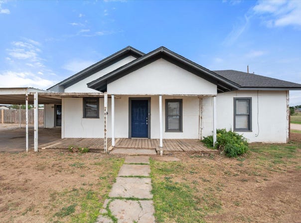 1302 Avenue E, Ralls, TX 79357
