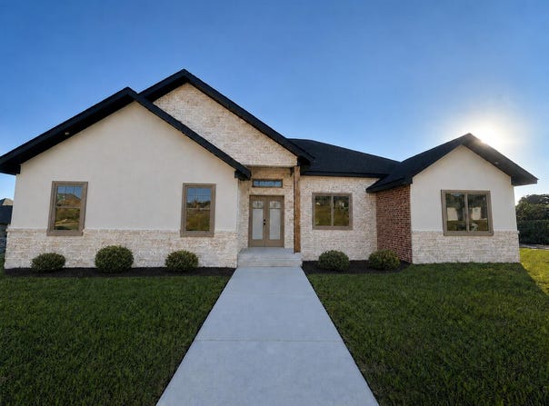 1754 W Seagrave Circle, Springfield, MO 65810